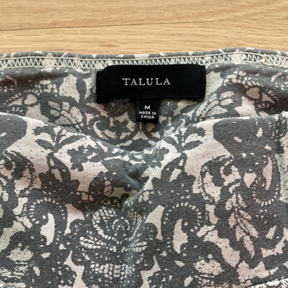 Talula by Aritzia Leggings with lace and skull print - Picture 4 of 6